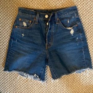 Levi’s 501 Midi Short - Size 25